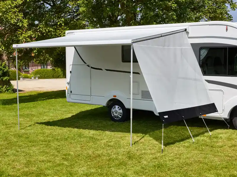 Oblíbený produkt | Boční stěna Thule Sun Blocker G2 Side (výsuv 300 cm, montážní výška 245–264 cm, pro TO 9200)